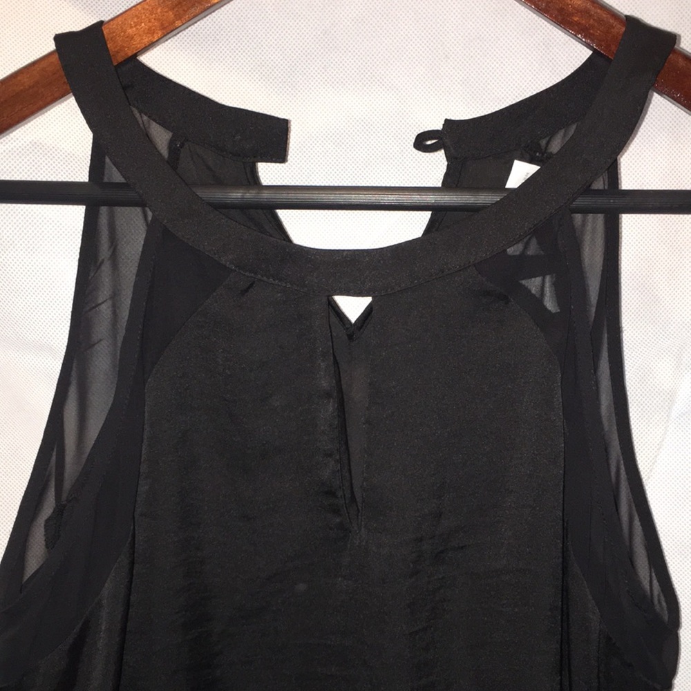 New York & Company Keyhole Sleeveless Blouse Top | Size S - Picture 2 of 5